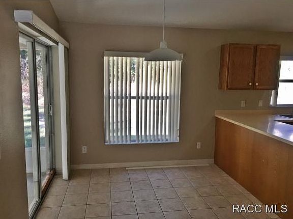 4th image of 9157 N Golfview Dr