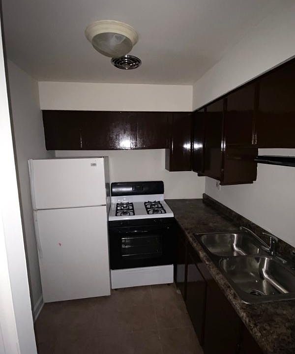 1st image of 5917 N Kenmore Ave