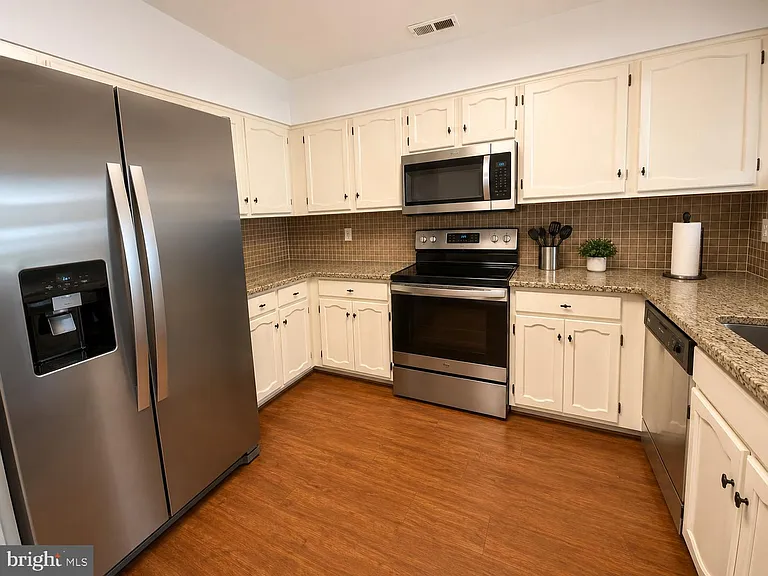 5 Society Ct — Photo 9
