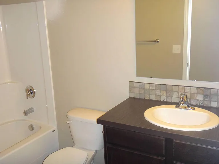2052 Alco Ave — Photo 10