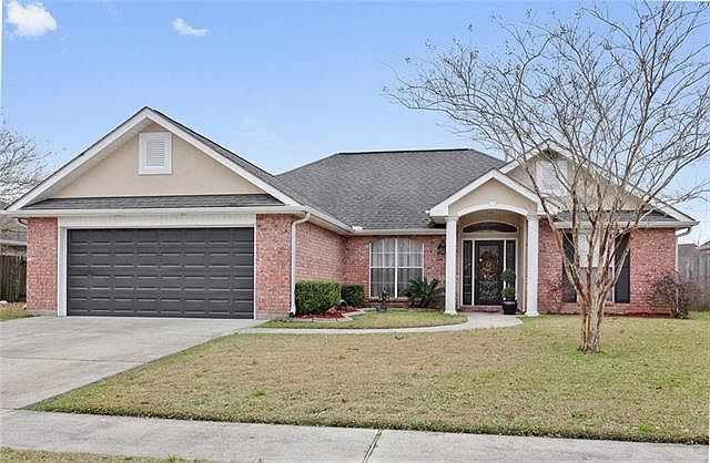 1st image of 208 Oak Point Dr