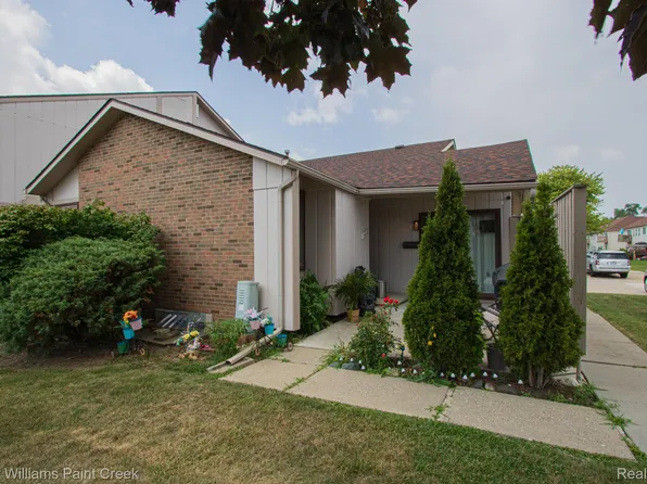 36028 Saint Ives Ct, Clinton Township, MI 48035