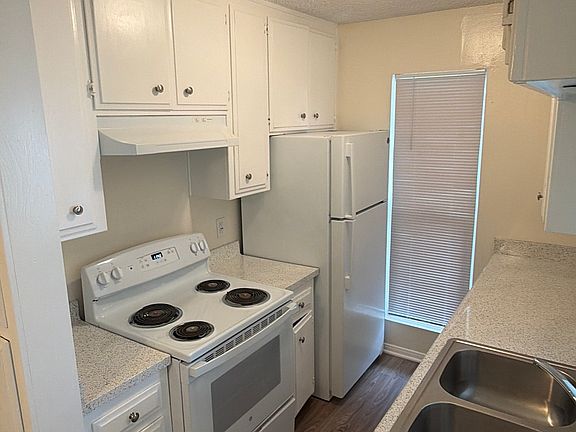 3rd image of 4130 39th St