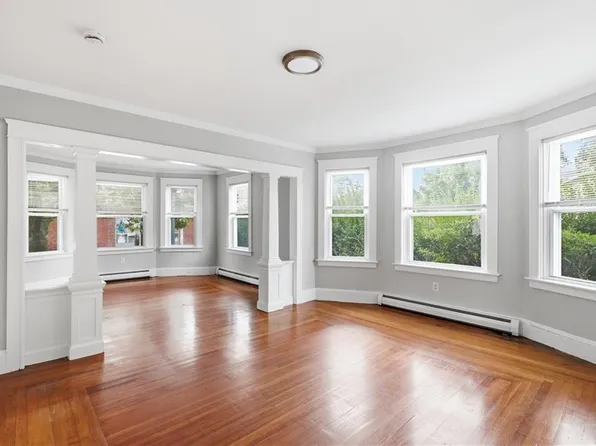 1213 Smith St, Providence, RI 02908