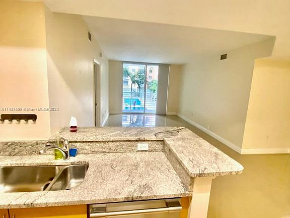 5th image of 2775 NE 187th St APT 220