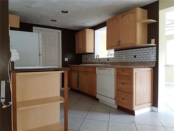 4th image of 3206 Bluebird Dr