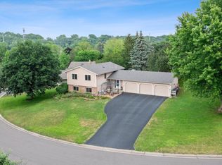 1041 Wedgewood Ln S, Saint Paul, MN 55123