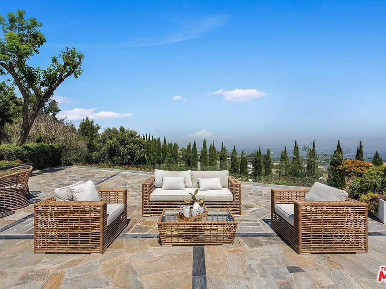 8416 Skyline Dr — Photo 8