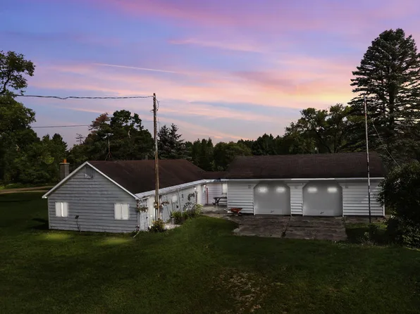 17982 Eight Mile Rd, Stanwood, MI 49346