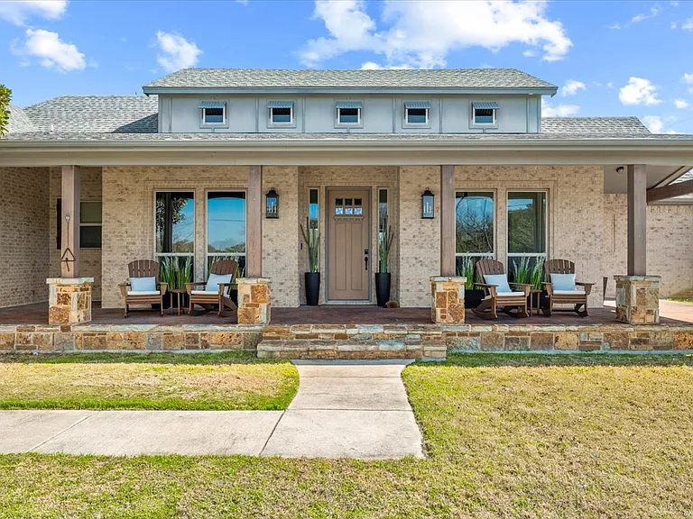 570 S Point Ct — Photo 33