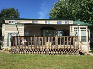 128 N 1st St, Lansing, IA 52146