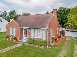 660 Mercer Rd, Rich Creek, VA 24147