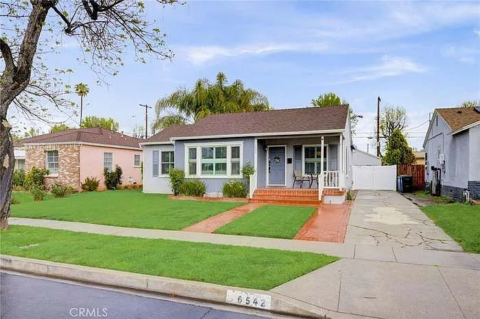 6542 Balcom Ave — Photo 5
