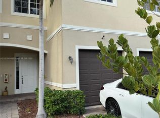 Calabria Ii Condo, Hollywood, FL 33025