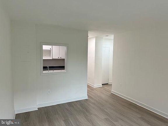2nd image of 1021 Arlington Blvd APT 533
