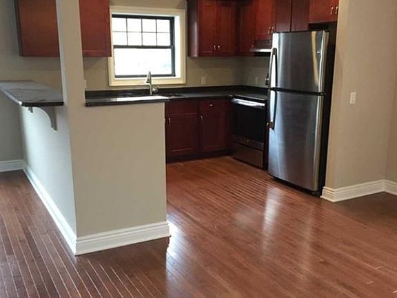 2nd image of 648 Godwin Ave APT 3