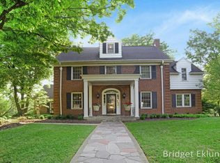 1450 Edgewood Ave SE, East Grand Rapids, MI 49506