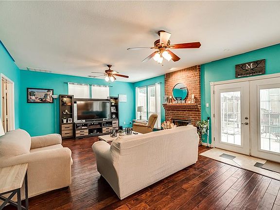 4th image of 2720 Water Oak Dr