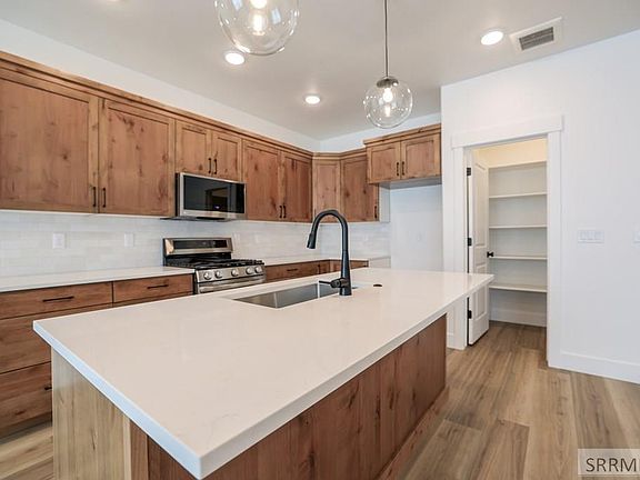 7th image of this home