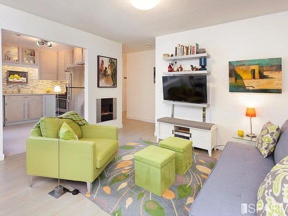 4th image of 2542 Sacramento St APT 102