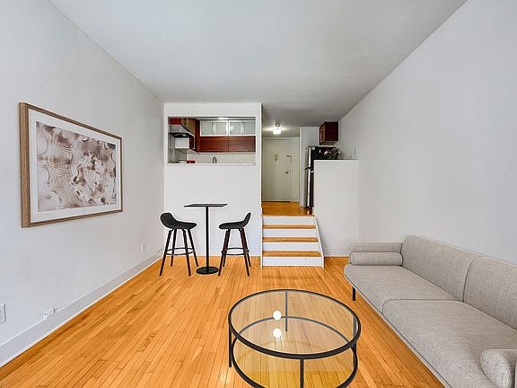 2nd image of 184 Thompson St APT 2P