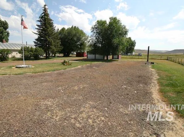 306 Somerville St, Jordan Valley, OR 97910