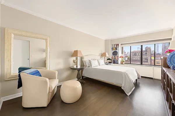 Sold by Douglas Elliman | media 14