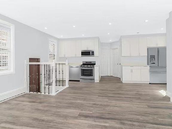 2nd image of 9729 130th St