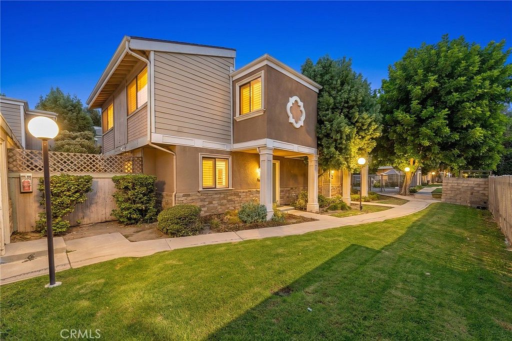 10730 Woodley Ave Unit 7, Granada Hills — photo 1