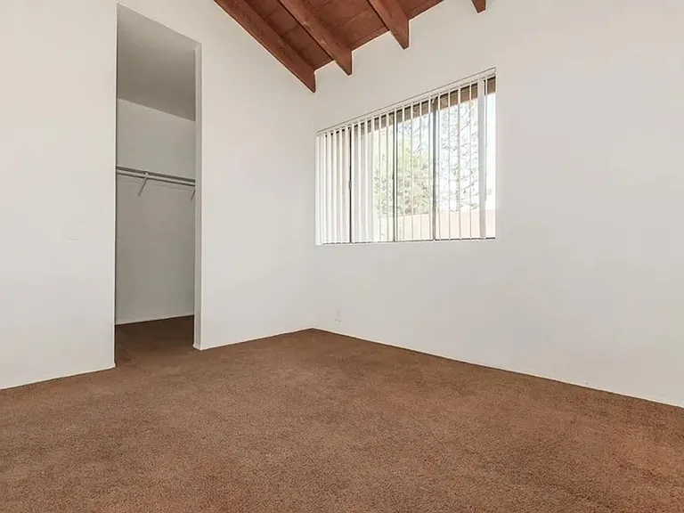 Pacific Terrace — Photo 42