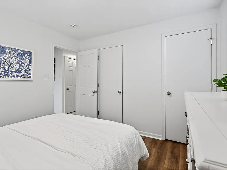 138 W Loretta Ave — Photo 28