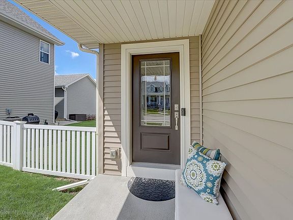 5th image of 514 Pluto St