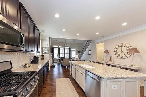 4th image of 504 Anfield Dr