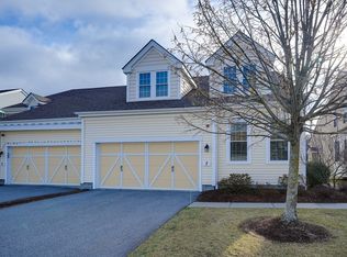7 Autumn Ridge Dr, Hopkinton, MA 01748