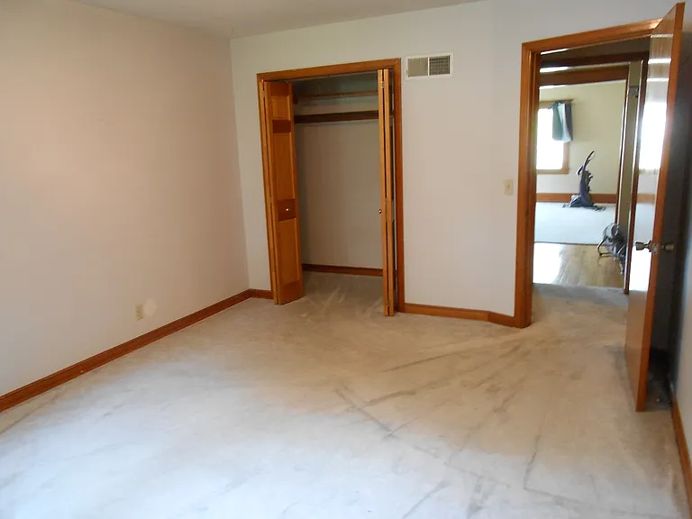 542 Putnam St — Photo 13