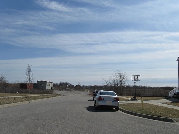 4th image of 9300 Country View Dr