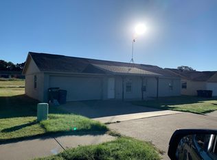208 Dean Ct, Granbury, TX 76049
