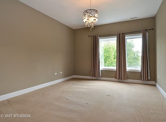 5th image of 645 Custer Ave Unit 303