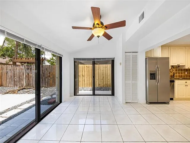 5 bed, 3.0 bath, 1480 sqft, $3,875 — Photo 4