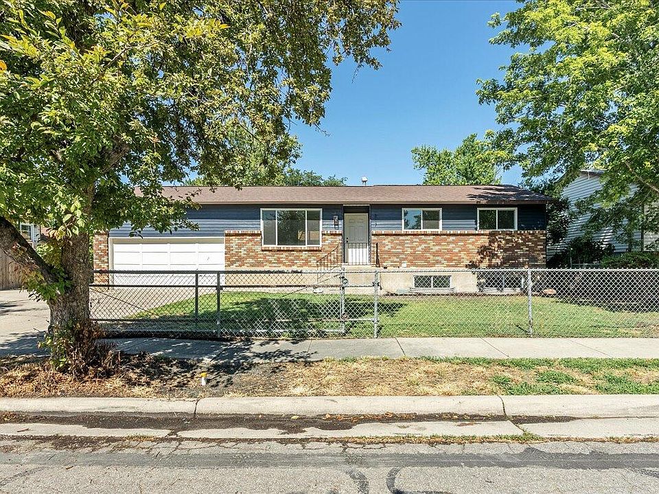 1st image of 817 N Dorothea Way