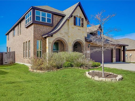 3rd image of 805 Graham Dr