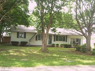 103 N 1st Ave, Chenoa, IL