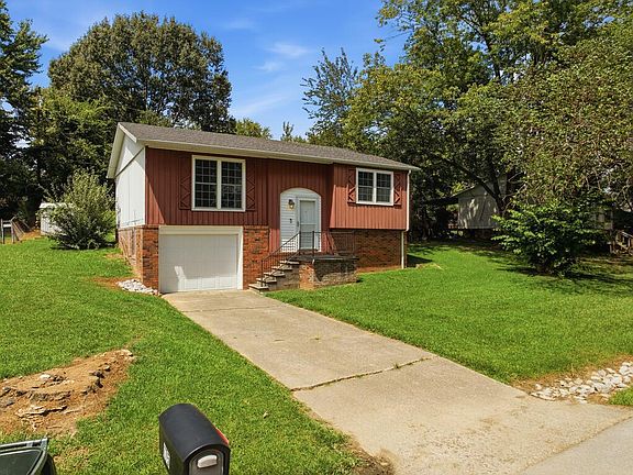 3rd image of 175 Northaven Dr