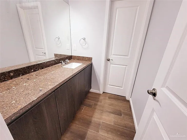 3409 Fuerte Ave #1 — Photo 9