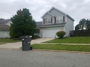 813 E Barton Ln, Peotone, IL 60468