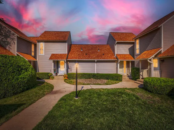 901 Vose Dr, Gurnee, IL 60031