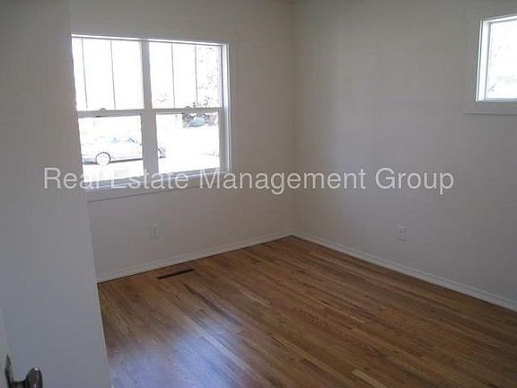 4th image of 740 Woodford Ave