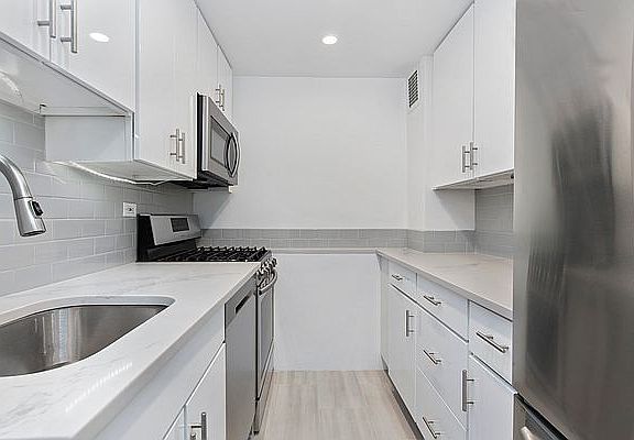 5th image of 382 Central Park W APT 3Y