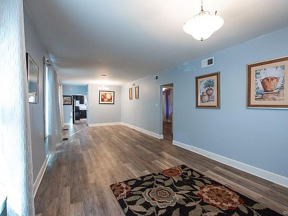 5th image of 2111 Keswick Ave