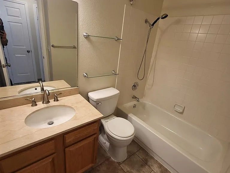 1436 Gregg St — Photo 10